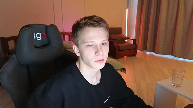 Snapshot of arlekincrop chatting on March 2025 12:48:01 PM arlekincrop online show from March 2025 12:48:01 PM