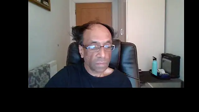 Snapshot of rauncher1 chatting on June 2026 10:29:02 AM rauncher1 online show from June 2026 10:29:02 AM