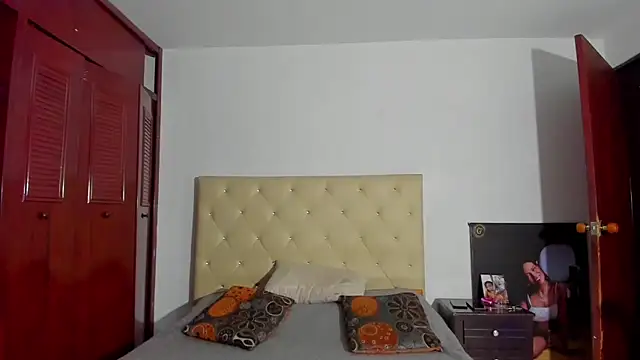 LUISSA  online show from February 2025 10:44:02 AM