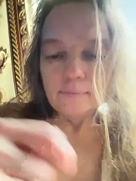 Susanel online show from November 2025 10:15:02 AM