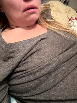 Susanel online show from December 2025 10:16:01 PM