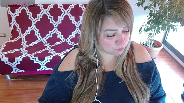 Snapshot of bella_savati chatting on March 2025 04:51:02 PM bella savati online show from March 2025 04:51:02 PM