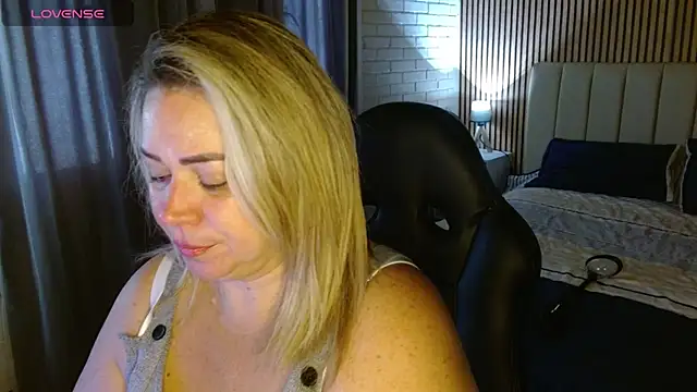 Snapshot of bella_savati chatting on December 2025 04:38:01 PM bella savati online show from December 2025 04:38:01 PM