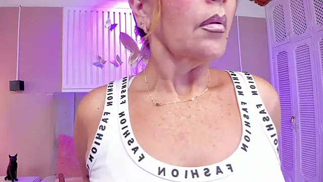 chantall1375 online show from May 2026 03:47:01 AM