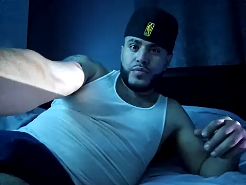 Snapshot of gardy8585 chatting on January 2025 12:58:01 PM gardy8585 online show from January 2025 12:58:01 PM