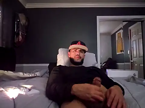 Snapshot of gardy8585 chatting on January 2025 09:50:01 PM gardy8585 online show from January 2025 09:50:01 PM