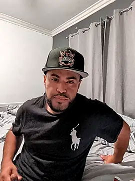 Snapshot of gardy8585 chatting on October 2025 01:09:02 PM gardy8585 online show from October 2025 01:09:02 PM