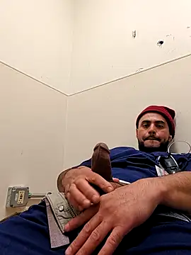 Snapshot of gardy8585 chatting on November 2025 01:22:01 PM gardy8585 online show from November 2025 01:22:01 PM