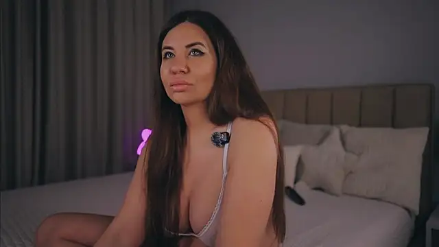 LollieSplash online show from April 2026 09:20:01 PM