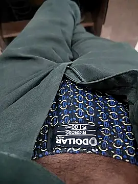 Snapshot of rocksred1 chatting on January 2026 08:01:02 PM rocksred1 online show from January 2026 08:01:02 PM