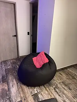 Snapshot of Victoria14_ chatting on November 2025 04:01:02 AM Victoria14 online show from November 2025 04:01:02 AM