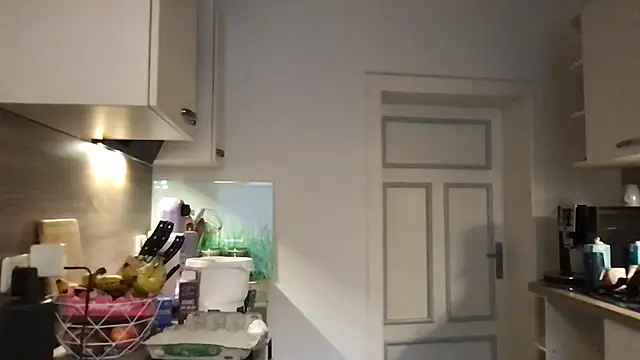 Viola Beck online show from November 2025 09:30:01 AM