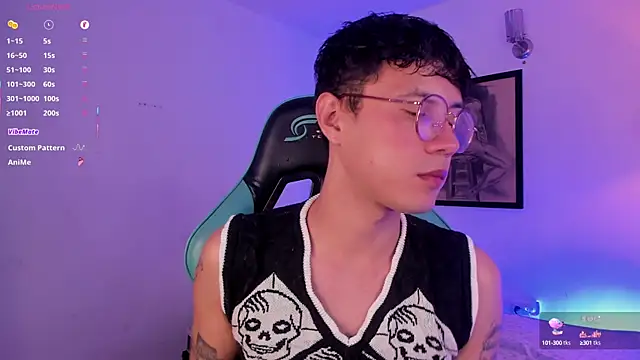 Snapshot of LeaneSeb chatting on September 2025 01:06:02 AM LeaneSeb online show from September 2025 01:06:02 AM