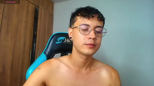LeaneSeb online show from July 2026 04:24:01 PM