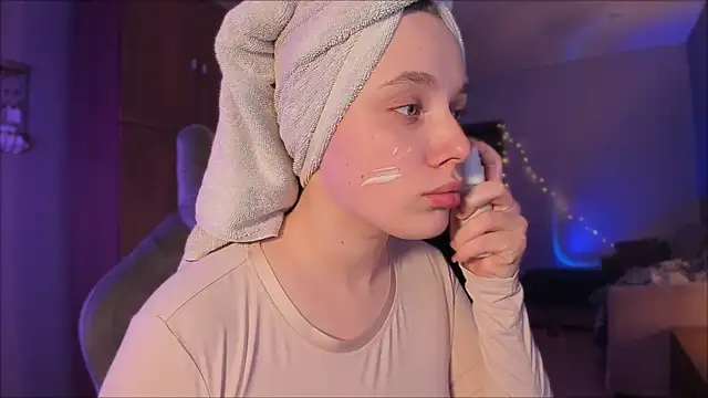 Snapshot of Rachel_Ro chatting on January 2025 06:06:02 AM Rachel Ro online show from January 2025 06:06:02 AM