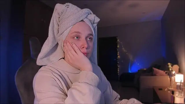 Snapshot of Rachel_Ro chatting on January 2025 08:42:01 PM Rachel Ro online show from January 2025 08:42:01 PM