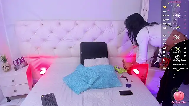 ximena slut 21 online show from October 2025 04:21:02 AM