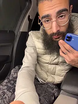 Snapshot of Av0caT chatting on December 2025 12:27:01 AM Av0caT online show from December 2025 12:27:01 AM