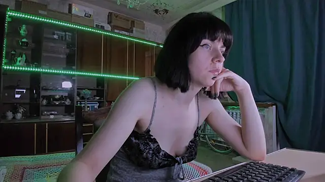 Snapshot of pa1e_pr1ncess chatting on June 2026 06:46:01 AM pa1e pr1ncess online show from June 2026 06:46:01 AM