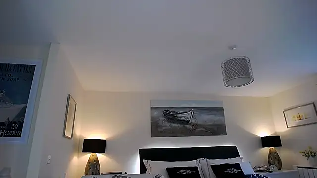 AlbanyWhite online show from May 2026 12:00:02 PM