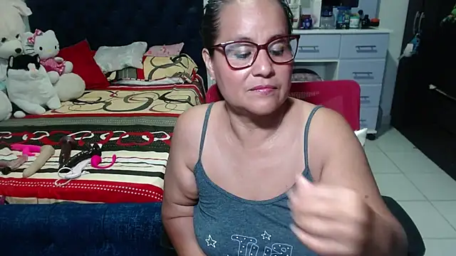 pervert mommy  online show from November 2025 09:59:01 PM