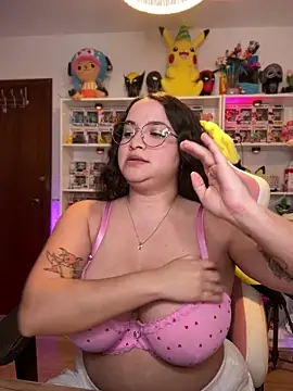 Snapshot of Sweet_sully__ chatting on February 2026 06:11:01 PM Sweet sully online show from February 2026 06:11:01 PM