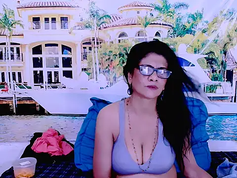 IndianAllure online show from February 2025 12:27:02 PM