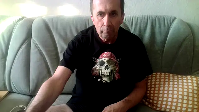 Snapshot of michidd1 chatting on July 2026 06:22:01 PM michidd1 online show from July 2026 06:22:01 PM
