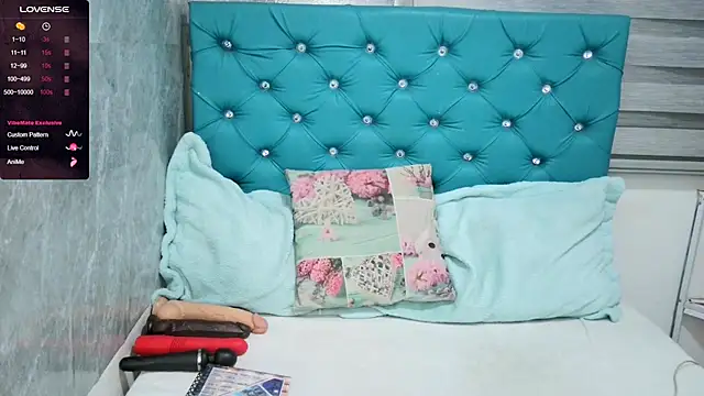 Snapshot of MAARYMOON chatting on December 2024 11:12:01 AM MAARYMOON online show from December 2024 11:12:01 AM