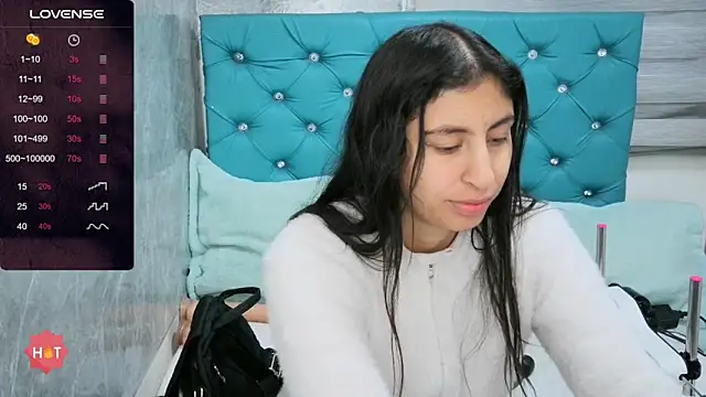 Snapshot of MAARYMOON chatting on December 2025 11:08:02 AM MAARYMOON online show from December 2025 11:08:02 AM