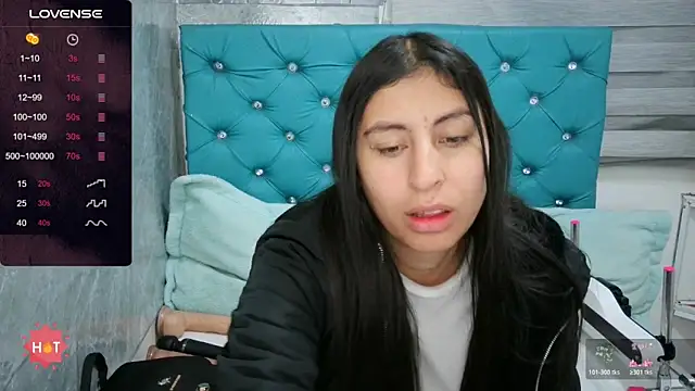 Snapshot of MAARYMOON chatting on December 2025 10:57:02 AM MAARYMOON online show from December 2025 10:57:02 AM