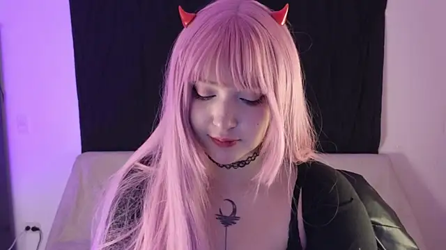 Snapshot of KuroChan420 chatting on December 2024 11:05:01 PM KuroChan420 online show from December 2024 11:05:01 PM