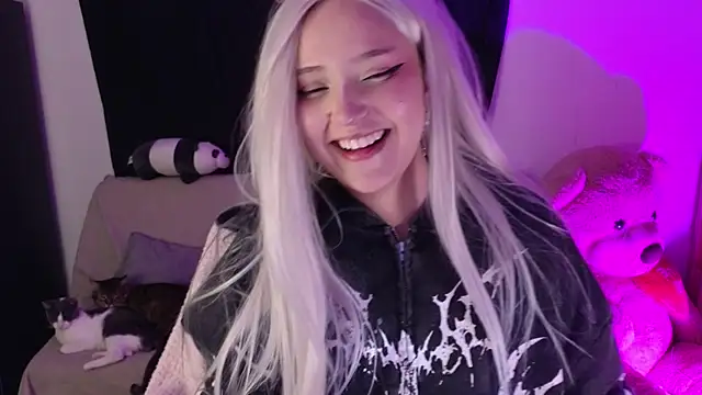 Snapshot of KuroChan420 chatting on March 2025 02:52:01 AM KuroChan420 online show from March 2025 02:52:01 AM