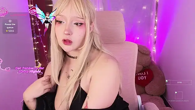 Snapshot of KuroChan420 chatting on November 2025 12:22:01 AM KuroChan420 online show from November 2025 12:22:01 AM