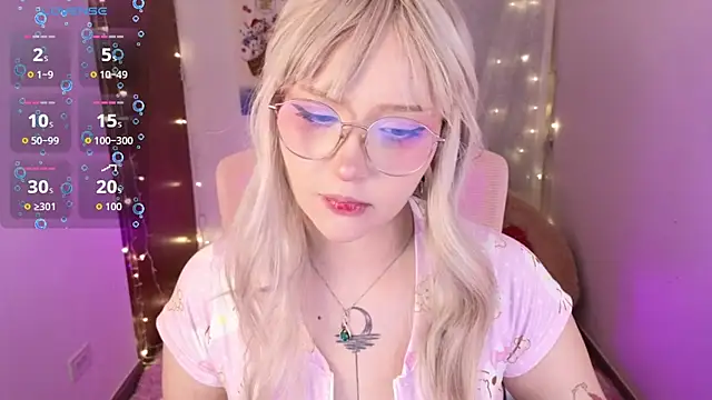 Snapshot of KuroChan420 chatting on January 2026 12:38:01 AM KuroChan420 online show from January 2026 12:38:01 AM