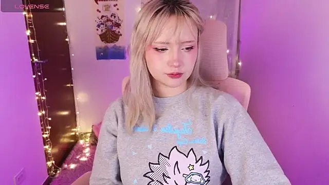 Snapshot of KuroChan420 chatting on January 2026 03:43:02 AM KuroChan420 online show from January 2026 03:43:02 AM