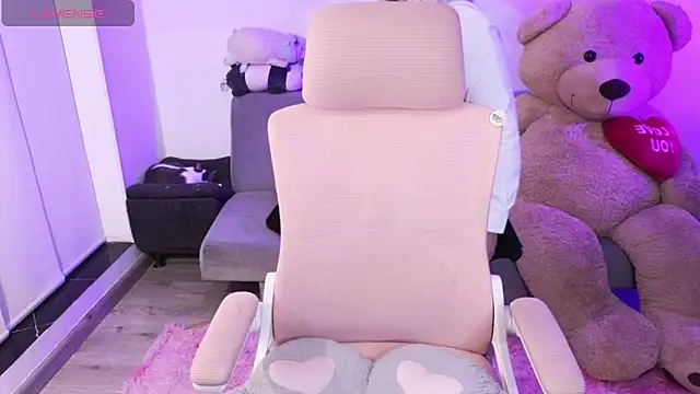 Snapshot of KuroChan420 chatting on February 2026 02:33:01 AM KuroChan420 online show from February 2026 02:33:01 AM