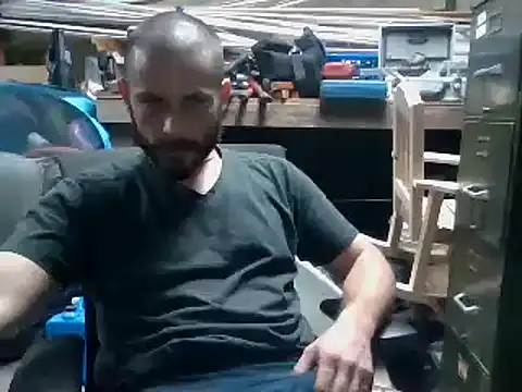 Snapshot of Sitonmyface2020@xh chatting on February 2025 03:29:01 AM Sitonmyface2020xh online show from February 2025 03:29:01 AM