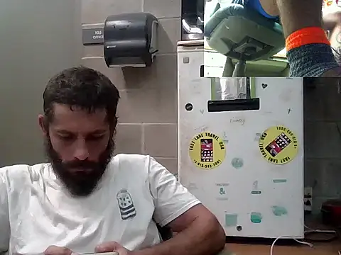 Snapshot of Sitonmyface2020@xh chatting on October 2025 09:15:01 PM Sitonmyface2020xh online show from October 2025 09:15:01 PM