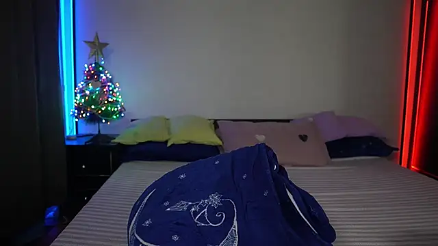 Snapshot of TiffanyPierce chatting on December 2024 12:11:01 AM TiffanyPierce online show from December 2024 12:11:01 AM