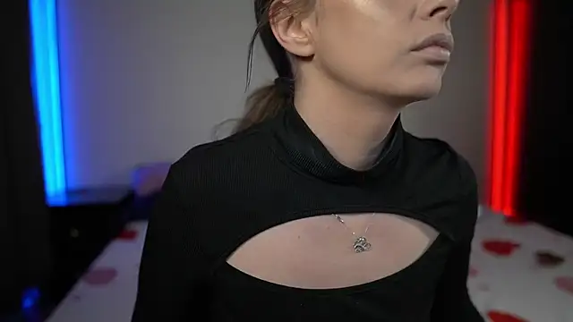 Snapshot of TiffanyPierce chatting on February 2025 09:13:02 PM TiffanyPierce online show from February 2025 09:13:02 PM