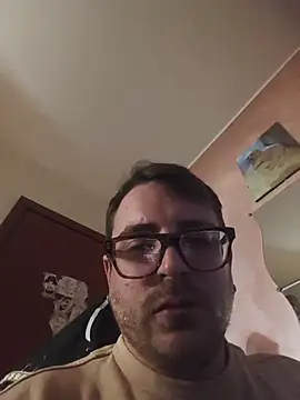 Snapshot of Aleee69 chatting on March 2026 06:24:02 PM Aleee69 online show from March 2026 06:24:02 PM