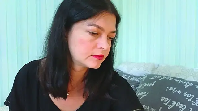 Snapshot of _Lily_ chatting on July 2026 09:25:01 AM Lily online show from July 2026 09:25:01 AM