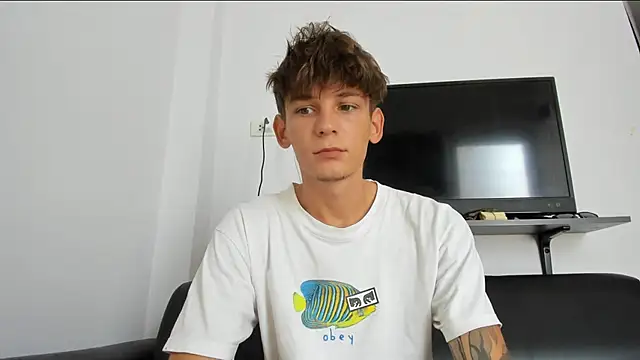 MiracleCam online show from March 2026 03:25:01 AM