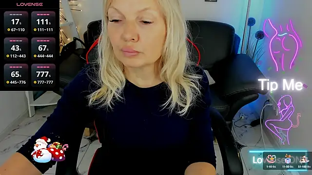 Snapshot of Abby_Moore_ chatting on March 2025 01:31:02 PM Abby Moore online show from March 2025 01:31:02 PM