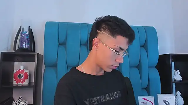 AlanNaughty online show from December 2024 08:07:02 PM