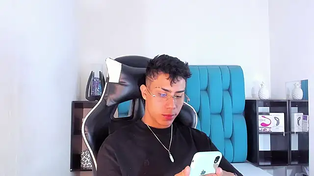 AlanNaughty online show from February 2025 08:33:02 PM