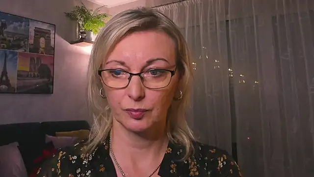 vanessa chat online show from December 2024 06:05:01 PM