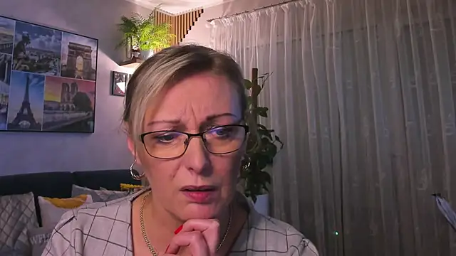 vanessa chat online show from March 2025 09:00:02 PM