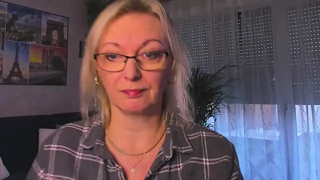 vanessa chat online show from December 2025 02:22:01 PM